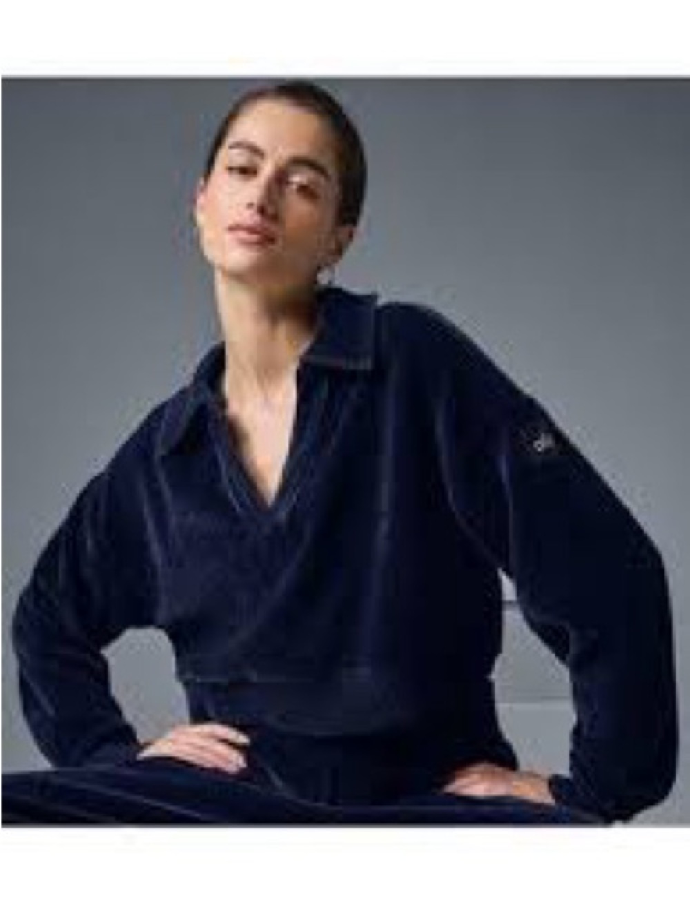 NWOT - Alo Yoga “Cozy Day” Cropoed Henley in Navy size Small
